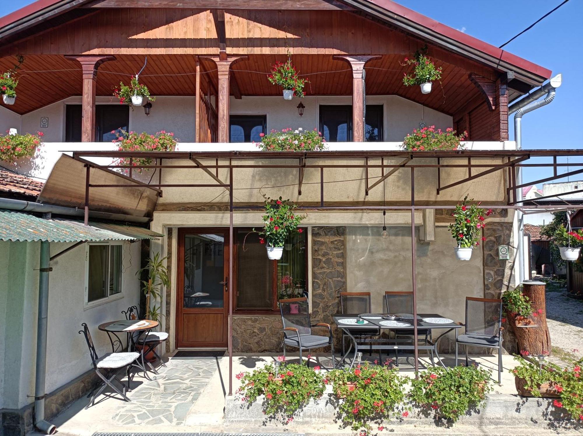 Gyongyver Panzio Sfântu-Gheorghe Exterior foto